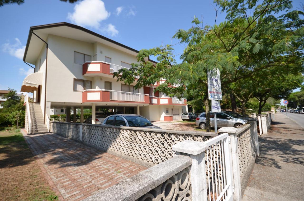 Appartamenti Massimo Bibione Exterior foto